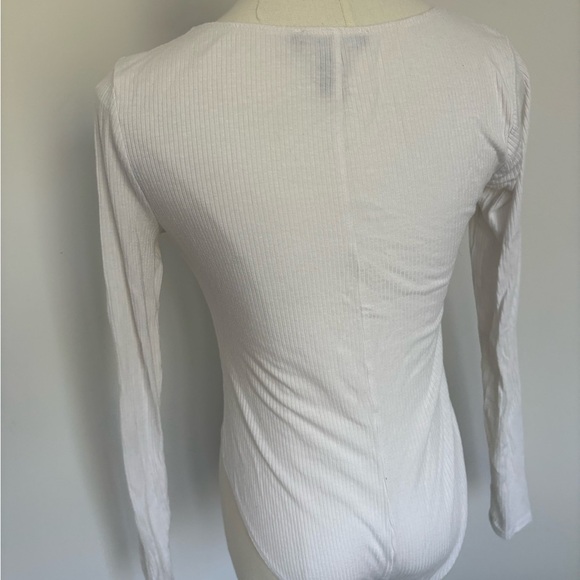 Forever 21 White Fitted Bodysuit - Picture 3 of 5